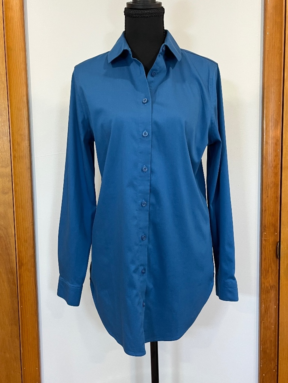 Chico's sz 0 (Small, 4-6) Long Sleeve Button Down Blue No Iron Stretch Tunic NWT